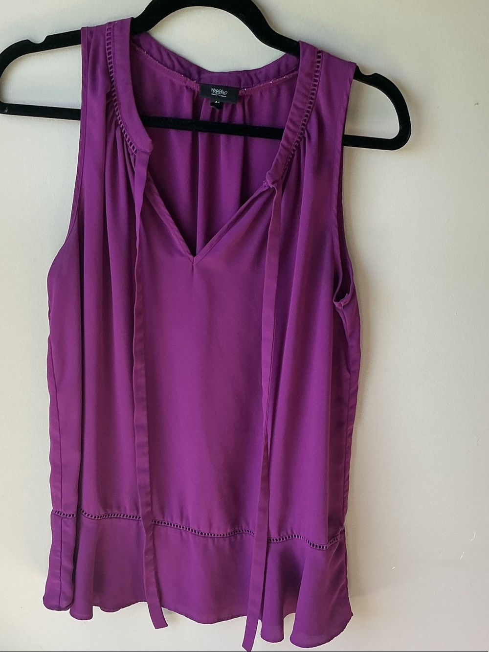 Mossimo Supply Co. Magenta Sleeveless V-Neck Camisole